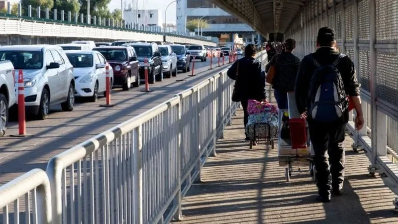 Por qué ahora menos mexicanos están regresando a su país desde EE.UU.