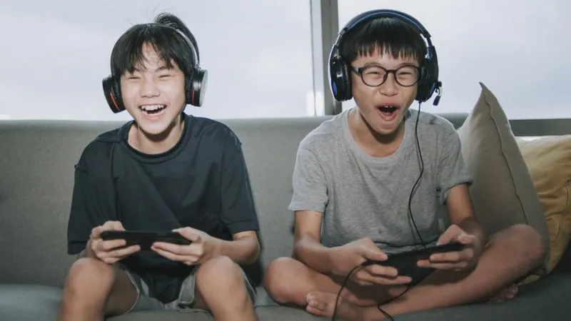 Un máximo de 3 horas a la semana: China limita el tiempo que pueden pasan los menores con los videojuegos