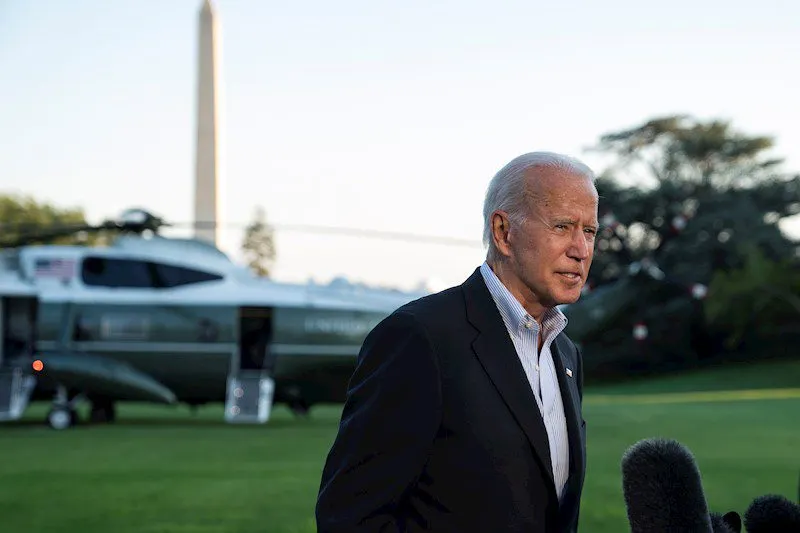 Presidente Joe Biden jardines de la Casa Blanca