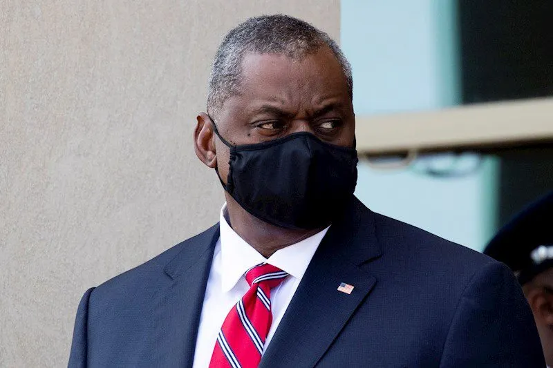 Secretario Austin Lloyd