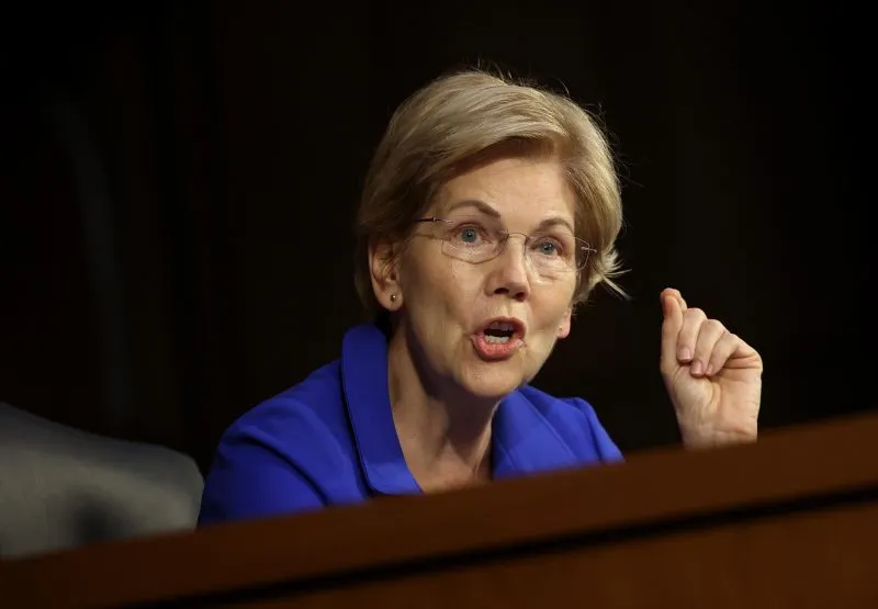 Elizabeth Warren califica al presidente de la Fed como un “hombre peligroso”
