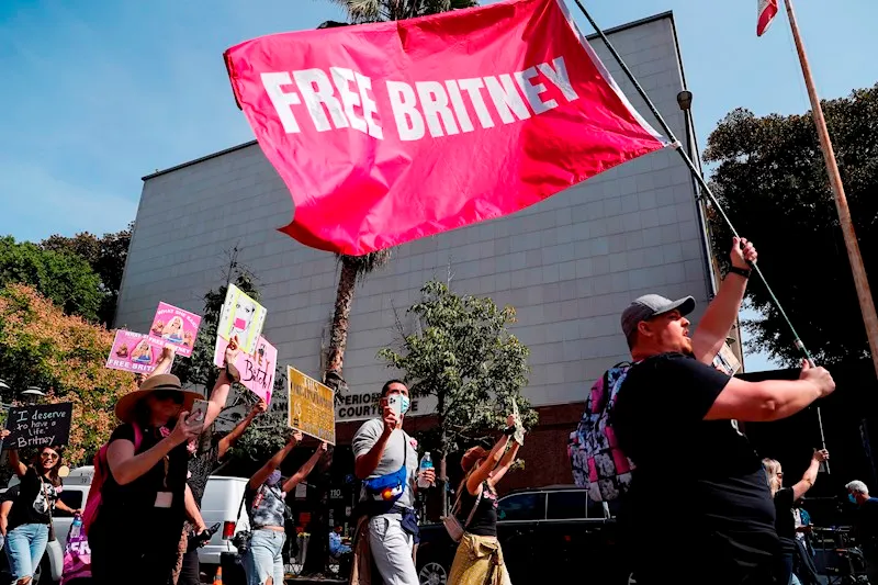 Manifestantes durante la audiencia del caso #FreeBritney