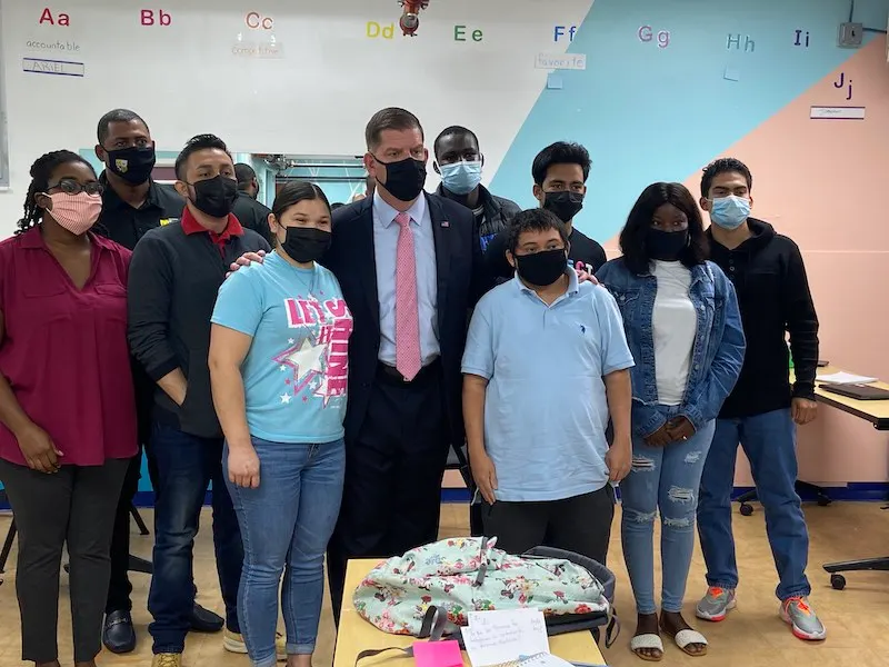 Secretario de Trabajo de EEUU se reunió con jóvenes, inmigrantes y trabajadores del área de DC