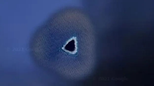 Google Maps: el "agujero negro" en el océano Pacífico detectado con la herramienta del gigante tecnológico