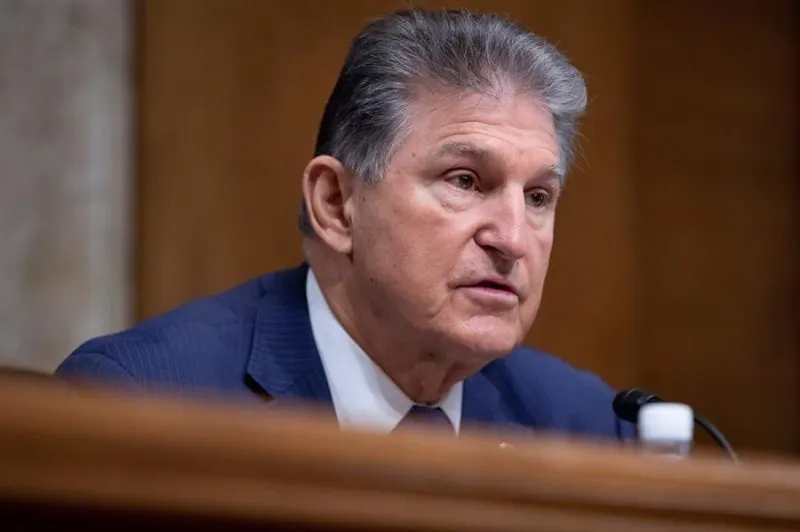 Manchin: “DC ya no puede ignorar el dolor económico de los estadounidenses”