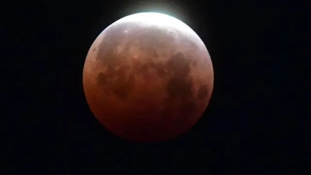El eclipse lunar más largo en 580 años será la madrugada de este viernes 19 de noviembre. Aquí todo lo que debes saber.