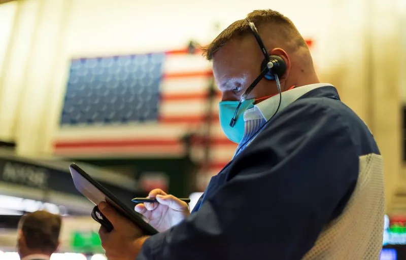 El Dow Jones registra su peor caída de 2021. Variante omicron hace tambalear a los mercados globales