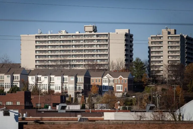 Las familias de DC urgen por un proceso de financiación para la protección del alquiler