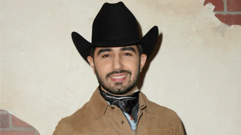 Joss Favela es el latino-hispano más reciente en Tiny Desk Concerts, iniciativa de NPR que lleva 13 años presentando artistas