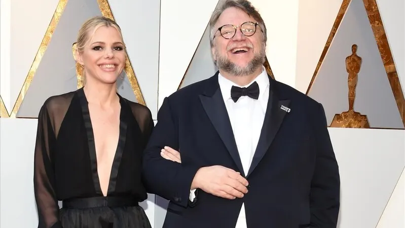 ¡Se casó en secreto! Guillermo del Toro contrajo nupcias con una guionista. Detalles aquí.