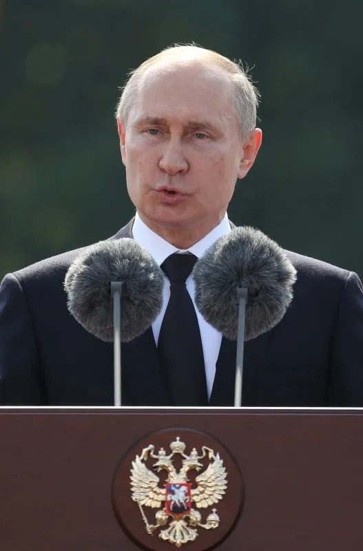 Putin alerta sobre ‘línea roja’ en Ucrania, mientras EEUU y el Reino Unido se comprometen a hacerle frente