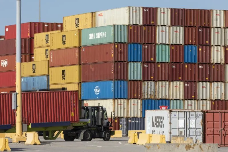 La escasez de contenedores de transporte hace variar lo que se ve en los anaqueles