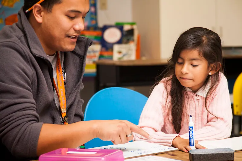 Para un niño leer bien no es imposible gracias a un programa nacional que también funciona en DC