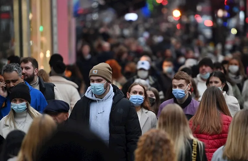 Estados con bajas tasas de vacunación podrían ver un incremento de casos y muertes por ómicron