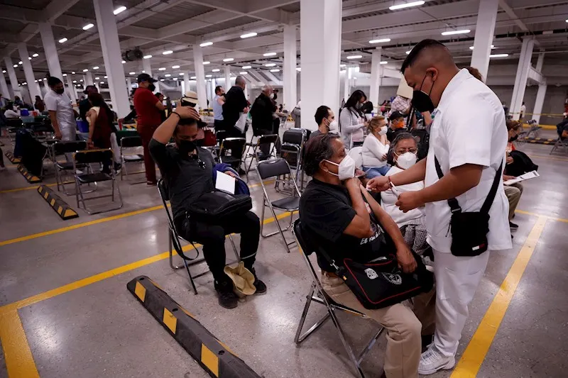 México eliminará formulario por el COVID-19 en aeropuertos porque "no sirven para frenar el virus"