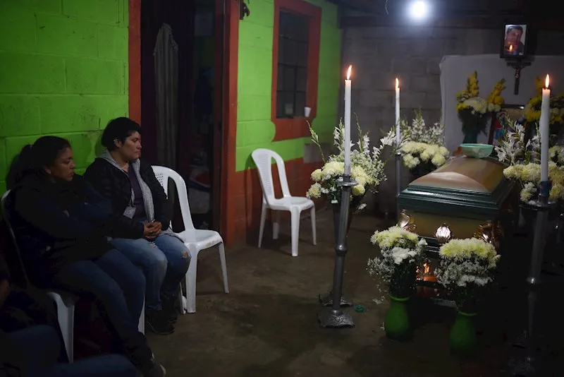 Guatemala recibe féretros de migrantes fallecidos en accidente de Chiapas