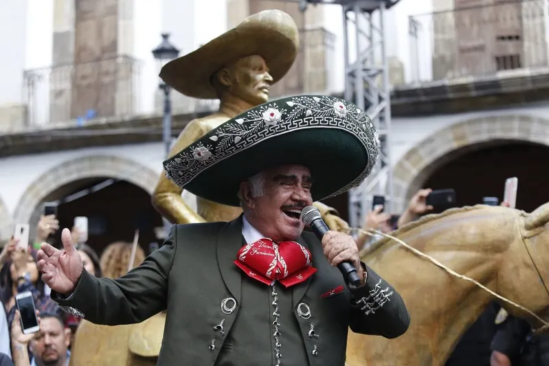 ESPECIAL | Ante la partida de Vicente Fernández, México escogió cantar y no llorar