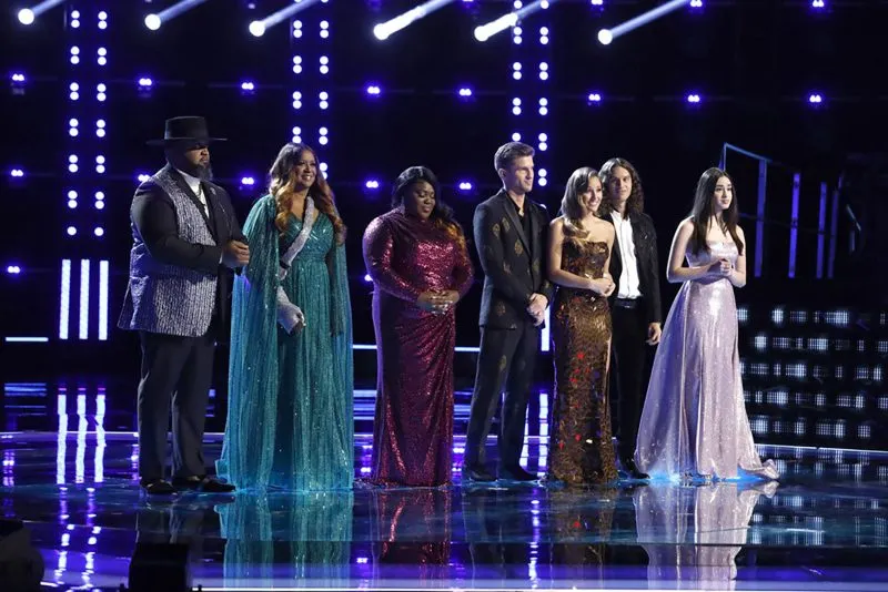 La final de temporada de The Voice se convirtió en un festival de música con más de 10 presentaciones de artistas invitados,