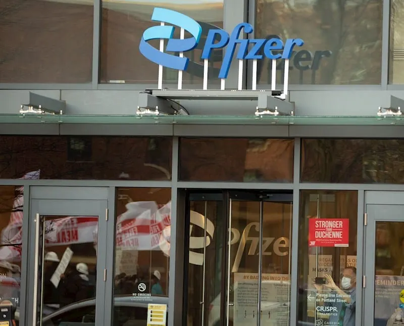 Pfizer y Thermo Fisher entre 200 empresas advertidas por la FTC sobre transacciones corporativas