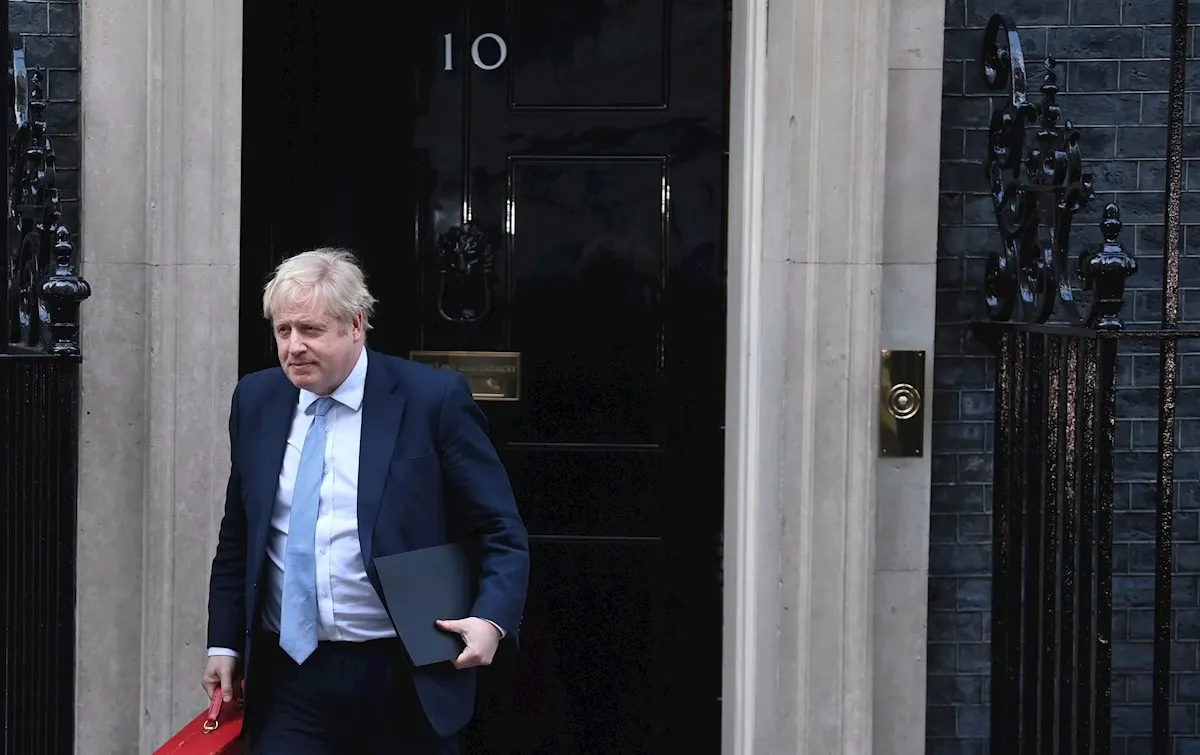 Primer ministro Boris Johnson pide perdón. Informe confirmó las “coronapartys”