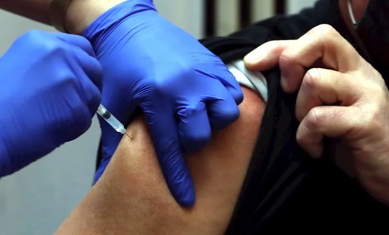 ¿Los empleados federales que no se hayan vacunado contra el COVID-19 serán despedidos?