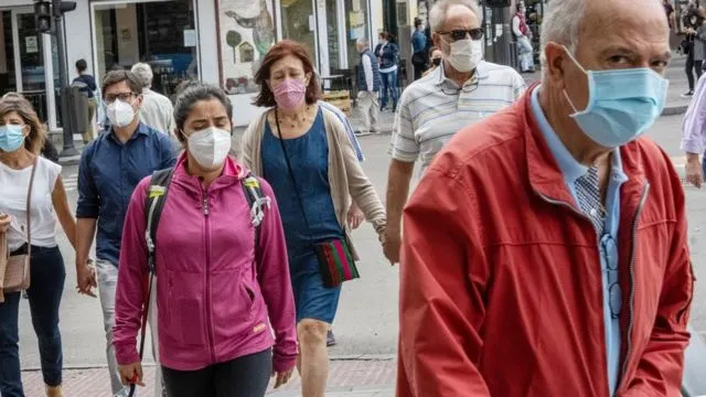 Coronavirus: ¿cuándo deja de ser contagiosa una persona enferma de covid? (tenga o no síntomas)