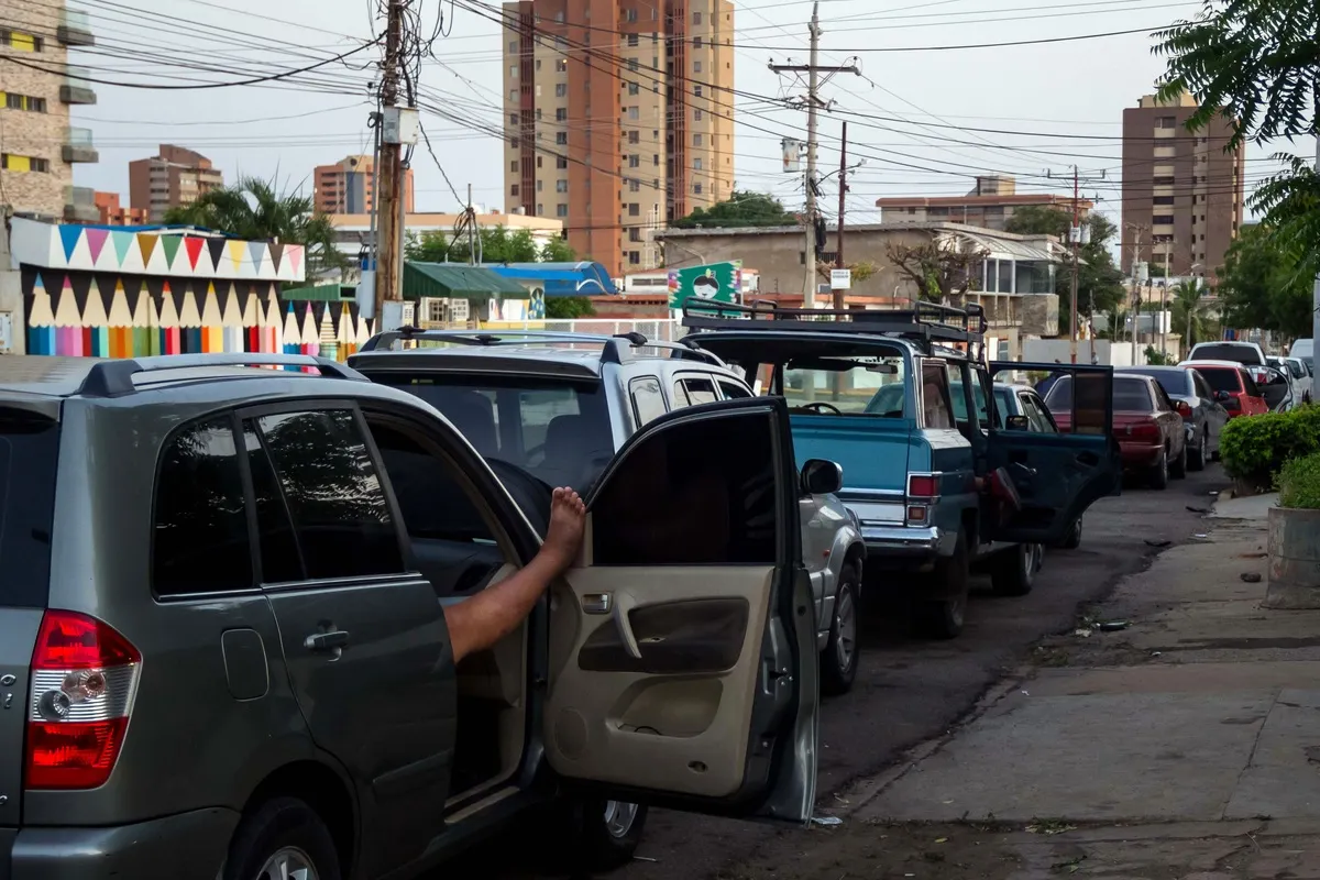 Venezuela aumenta su producción de gasolina y la envía a Cuba