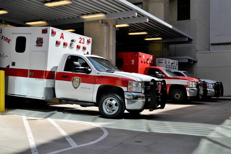 Golpeados y bañados en orina, así trataron al personal médico unos antivacunas en Guadalupe