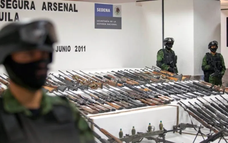 Dos funcionarios del expresidente mexicano Felipe Calderón son acusados de tráfico de armas