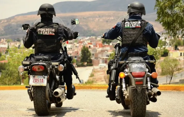 Hallan una camioneta con seis cuerpos en centro histórico de Zacatecas, México