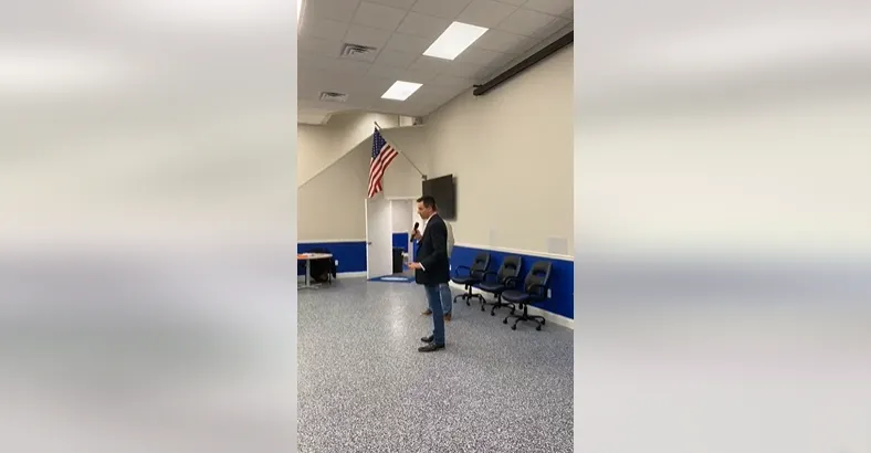 Desconectar máquinas e ir armados a los centros de votación : la recomendación de republicanos en Michigan