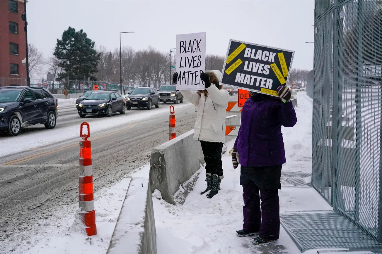 Tres exoficiales culpables de violar los derechos de George Floyd