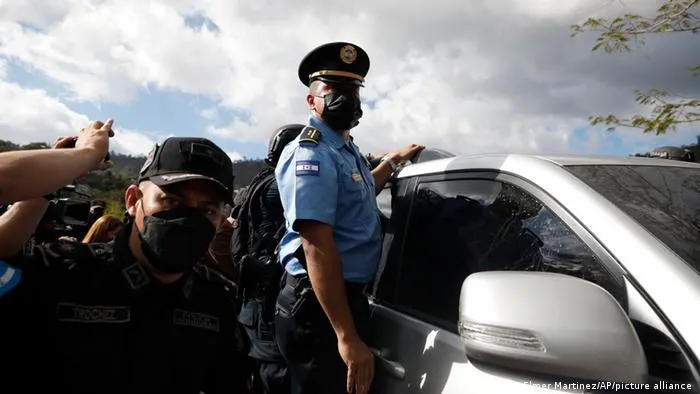 Juan Orlando Hernández quedará en prisión preventiva al menos un mes