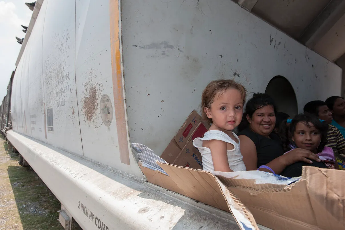 OIM: Familias de niños separados durante la administración Trump tienen una alternativa