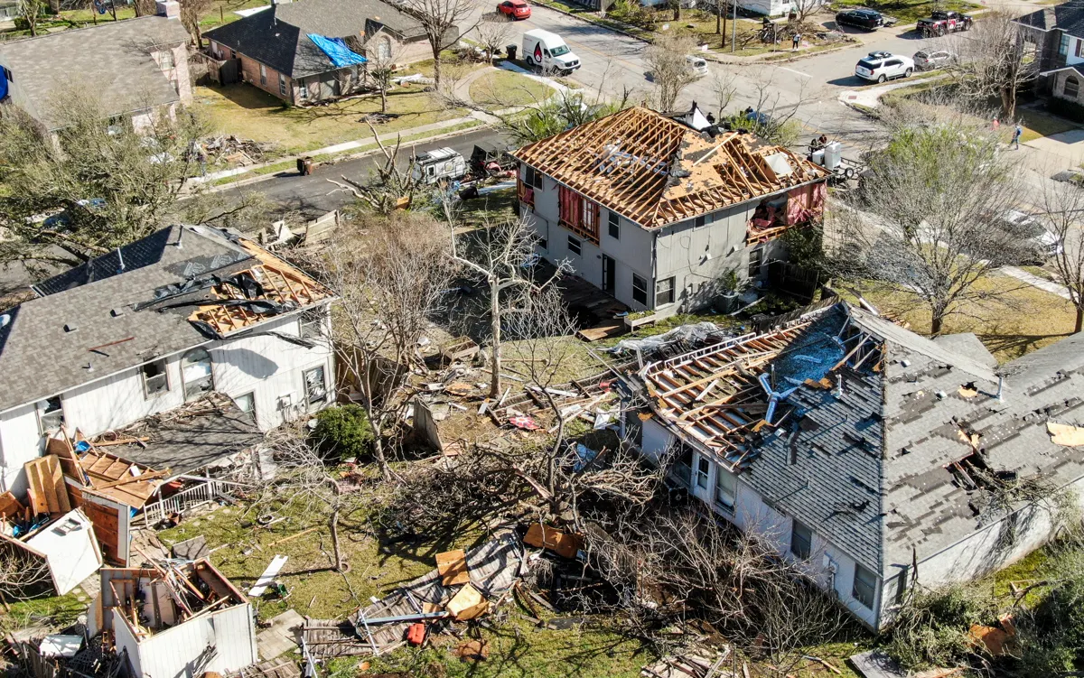 Tormenta causó dos muertes en Florida y se adentra en el sur del país