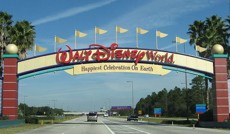 Florida avanza en revocar el estatus fiscal especial de Disney. ¿Qué significa esto?