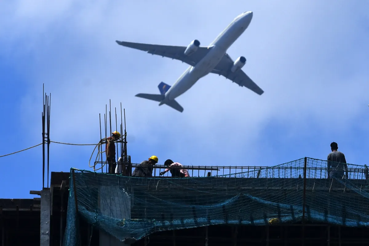 Baja el número de estadounidenses que solicitan beneficios por desempleo