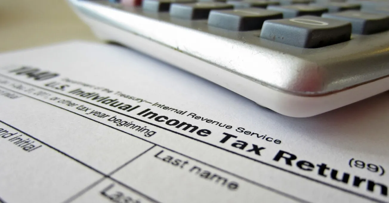 ¿Vas a declarar impuestos ante el IRS? Aprende a evitar estafas