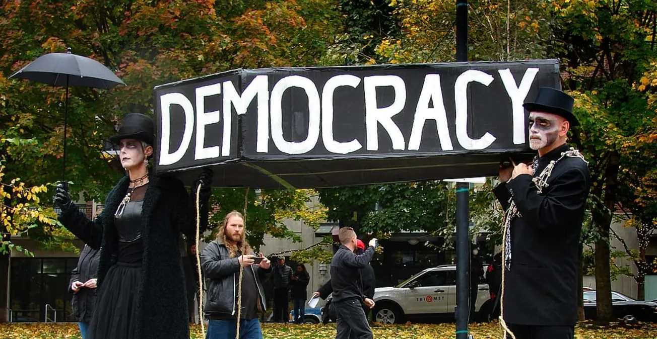 Apenas 13% de la población mundial vive en una democracia plena