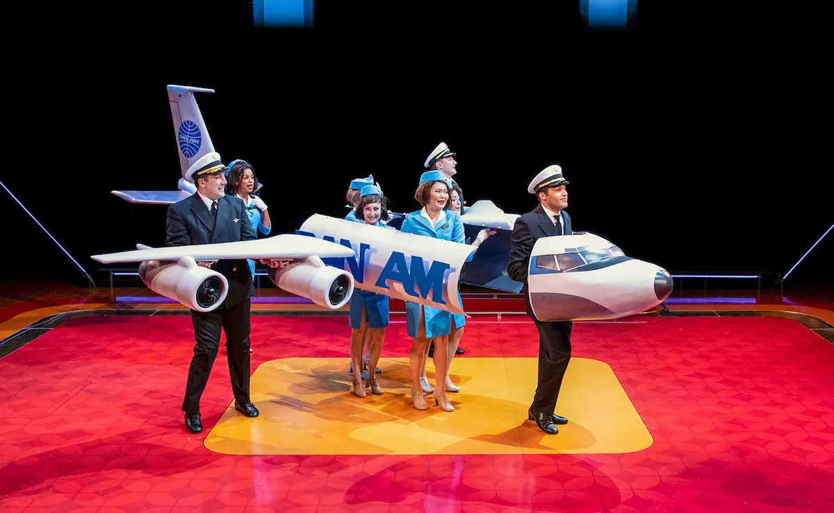 Un latino crea la moda de los sesenta en “Catch Me If You Can”