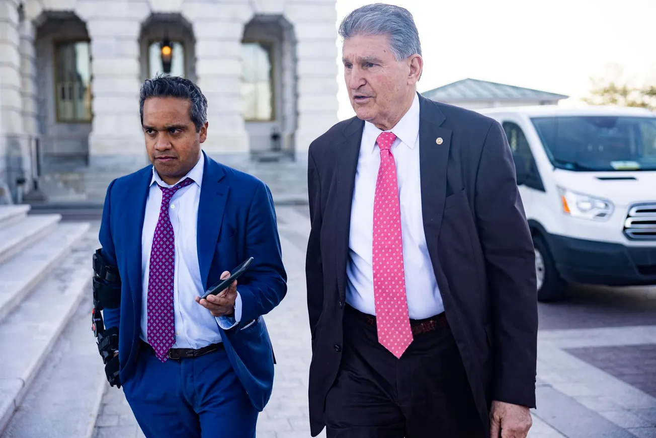 El demócrata Manchin tumba la nominación de la ficha Biden a la FED. ¿Qué está pasando?