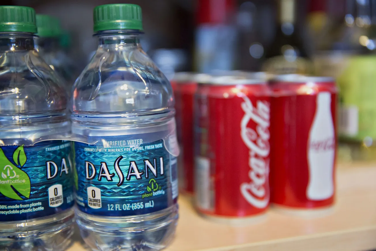 Coca Cola y Dasani mini.