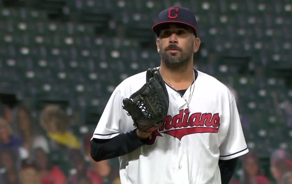 El retiro de Oliver Pérez será el adiós de un pitcher que todavía saca outs