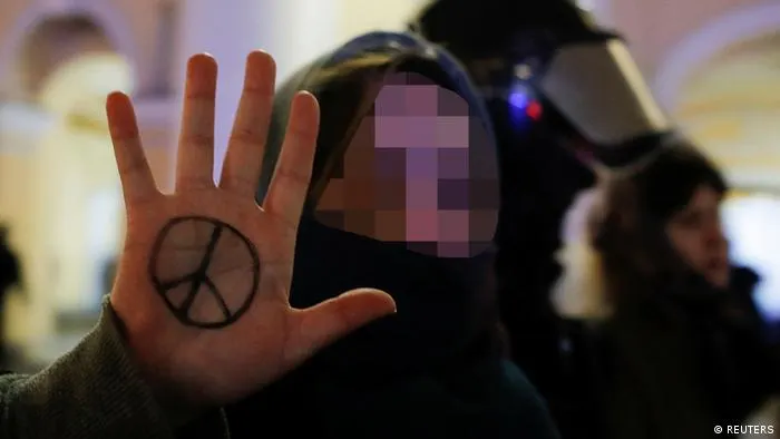 ¿Qué están arriesgando los rusos que se oponen a la guerra en Ucrania?