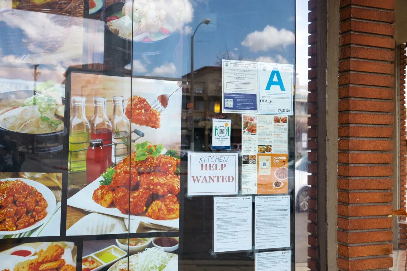 Trabajadores exigen mayores aumentos frente al despunte inflacionario