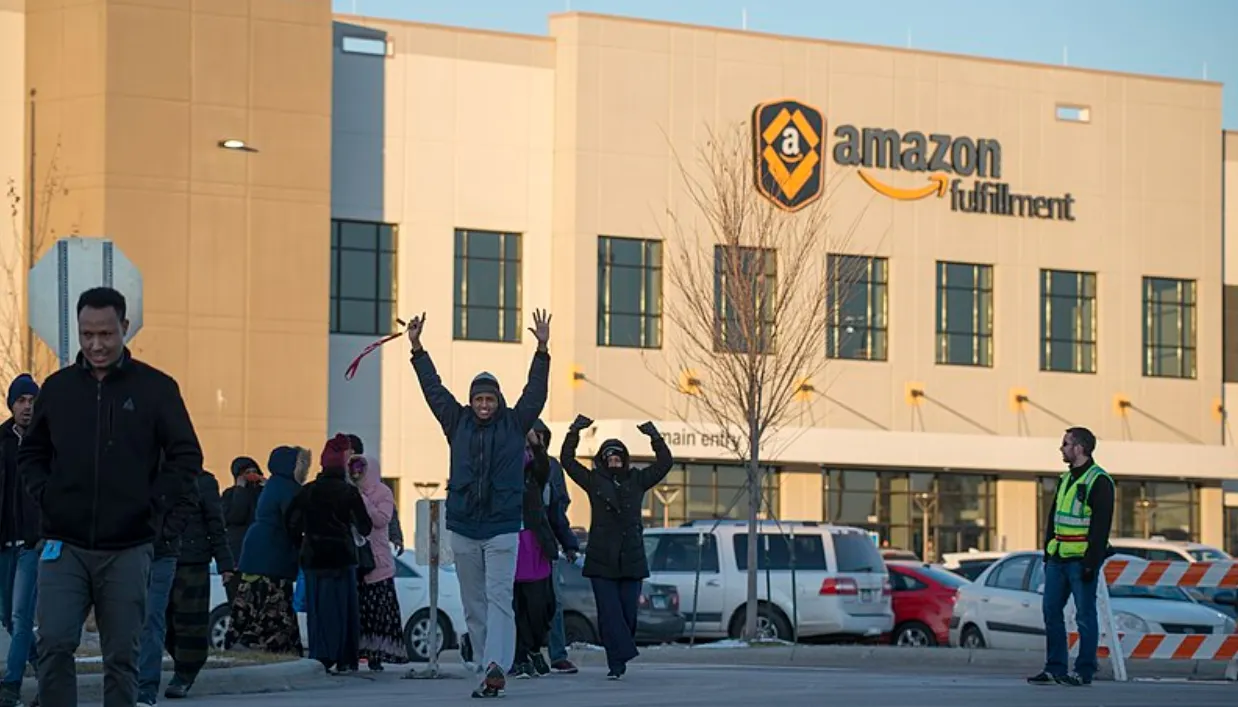 Empleados de Amazon reciben apoyo del movimiento sindical de EEUU y Canadá