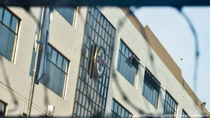 Periodistas de El Salvador acuden a Corte Suprema ante "mordaza"