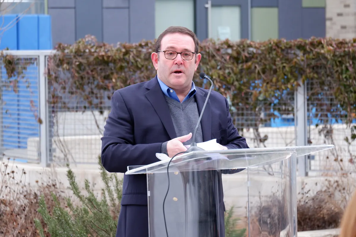 En DC JPMorgan Chase hace una inversión millonaria para mejorar la situación de mujeres latinas