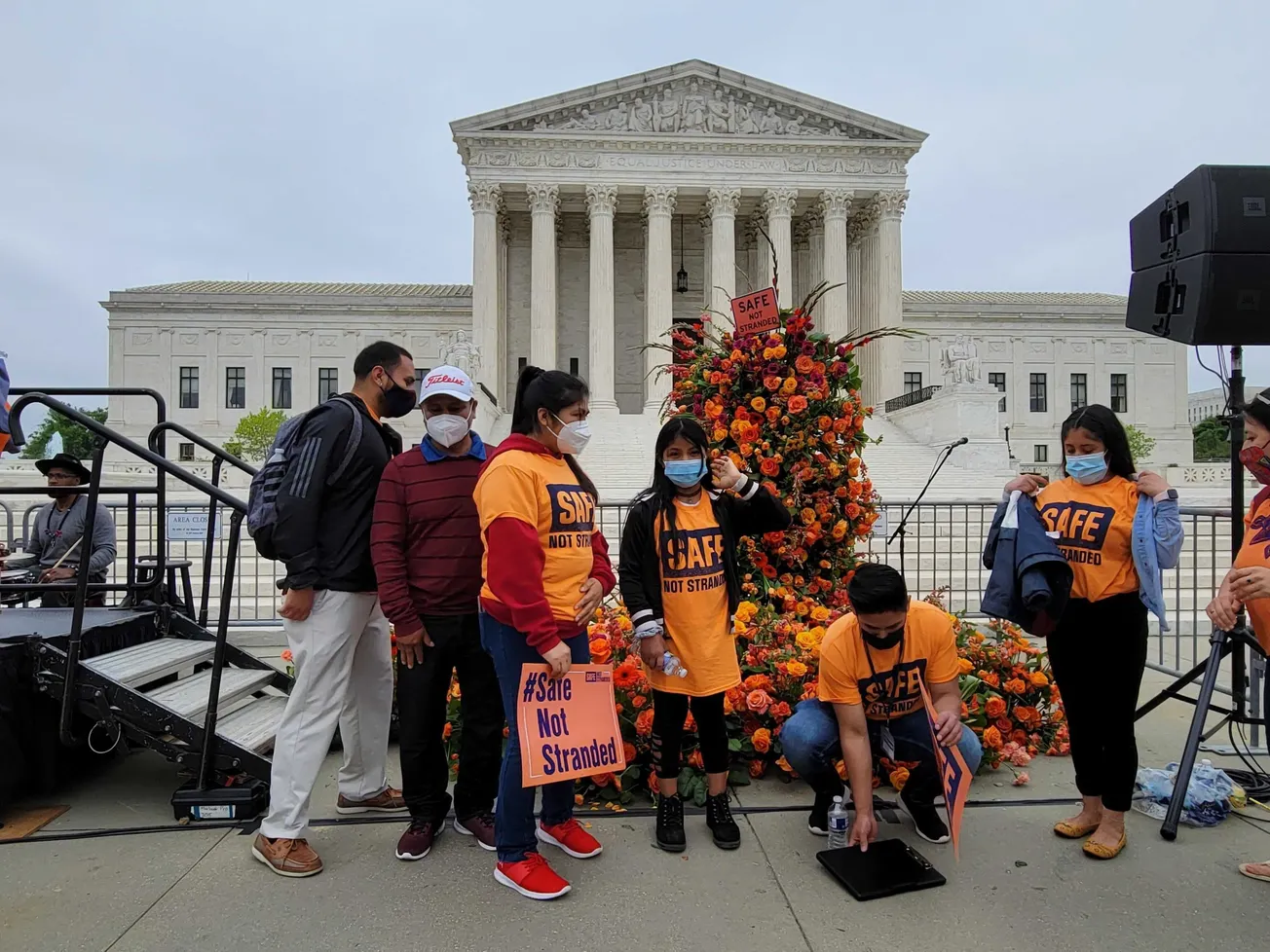 Organizaciones de inmigrantes urgen poner fin a la política "Quédate en México"
