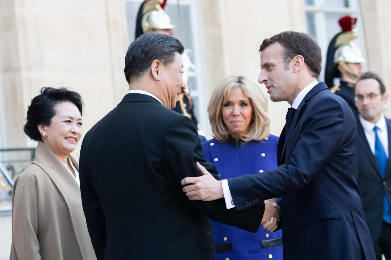 Macron, Xi y sus esposas